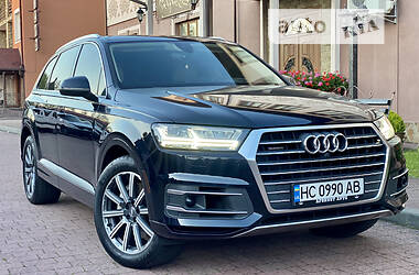 Внедорожник / Кроссовер Audi Q7 2017 в 