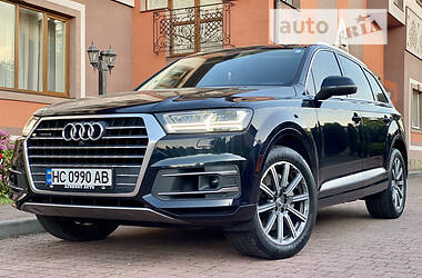 Внедорожник / Кроссовер Audi Q7 2017 в 