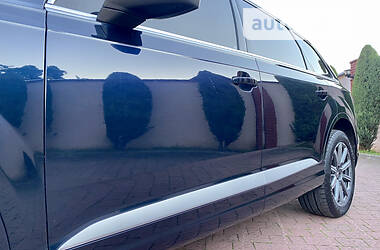 Внедорожник / Кроссовер Audi Q7 2017 в 