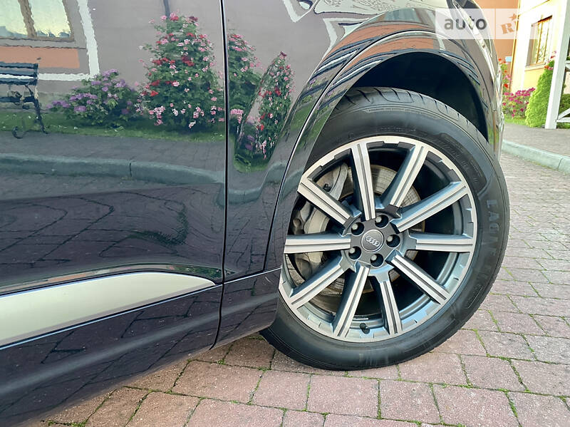 Внедорожник / Кроссовер Audi Q7 2017 в Стрые