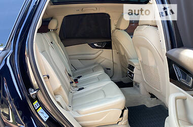 Внедорожник / Кроссовер Audi Q7 2017 в 
