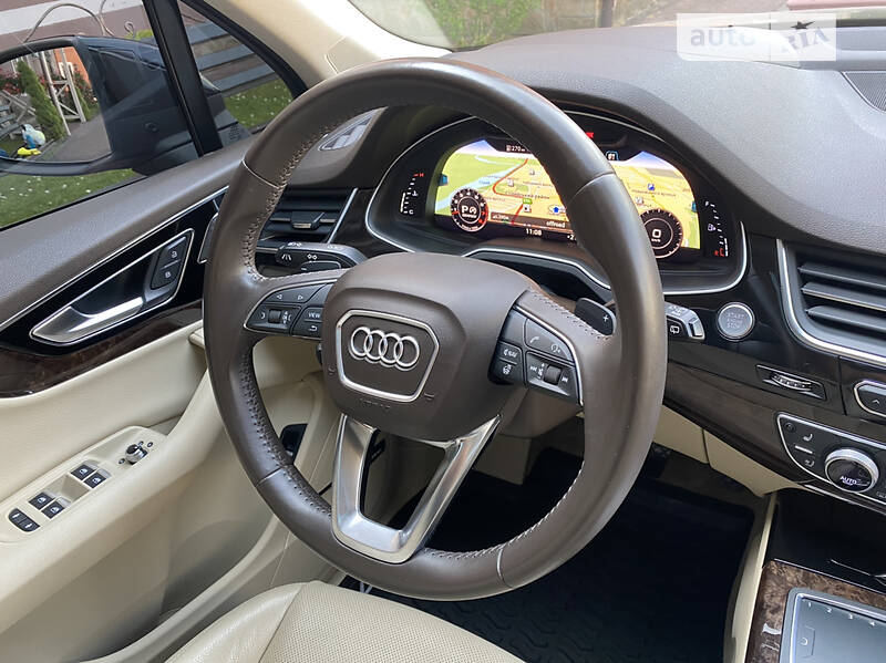 Внедорожник / Кроссовер Audi Q7 2017 в Стрые