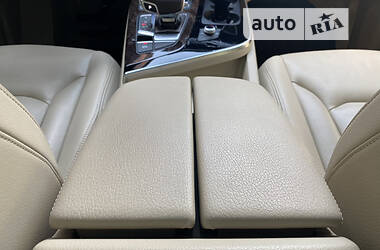 Внедорожник / Кроссовер Audi Q7 2017 в 