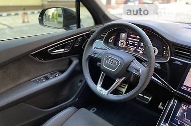 Позашляховик / Кросовер Audi Q7 2021 в 