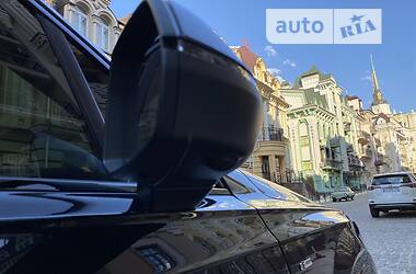 Позашляховик / Кросовер Audi Q7 2021 в 
