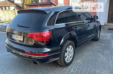 Позашляховик / Кросовер Audi Q7 2013 в Рівному