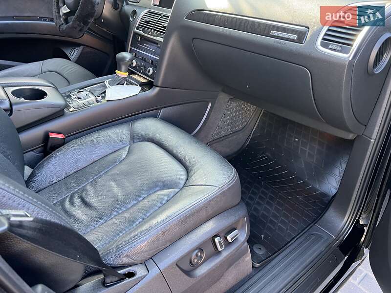Внедорожник / Кроссовер Audi Q7 2013 в Ровно