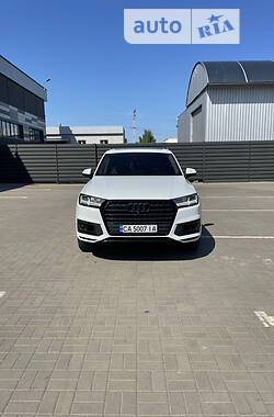 Внедорожник / Кроссовер Audi Q7 2017 в Черкассах