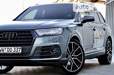 Позашляховик / Кросовер Audi Q7 2018 в 