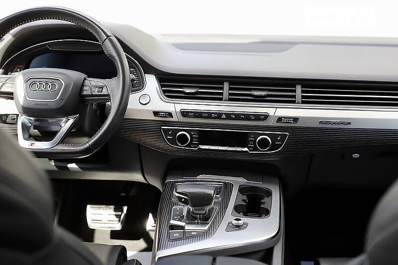 Позашляховик / Кросовер Audi Q7 2018 в Дрогобичі