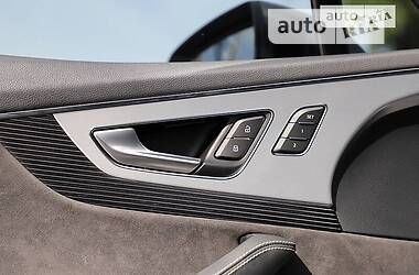 Позашляховик / Кросовер Audi Q7 2018 в 
