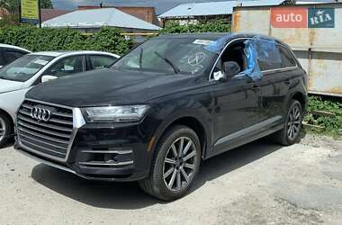 Внедорожник / Кроссовер Audi Q7 2016 в 
