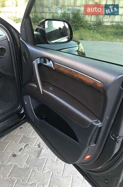 Внедорожник / Кроссовер Audi Q7 2013 в Синельниково