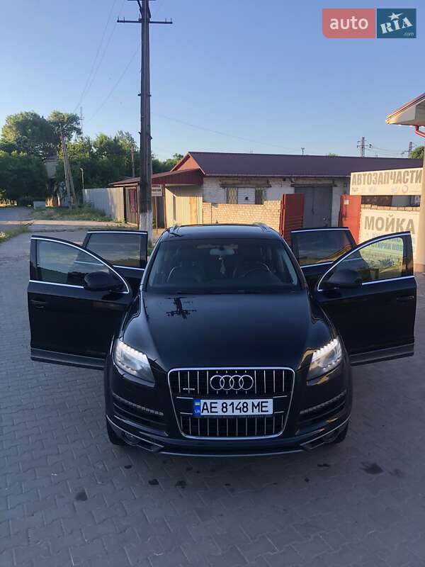 Внедорожник / Кроссовер Audi Q7 2013 в Синельниково