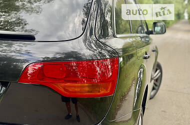 Внедорожник / Кроссовер Audi Q7 2009 в 