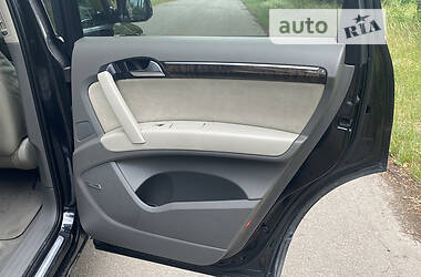 Внедорожник / Кроссовер Audi Q7 2009 в 