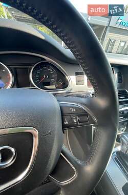 Внедорожник / Кроссовер Audi Q7 2012 в 
