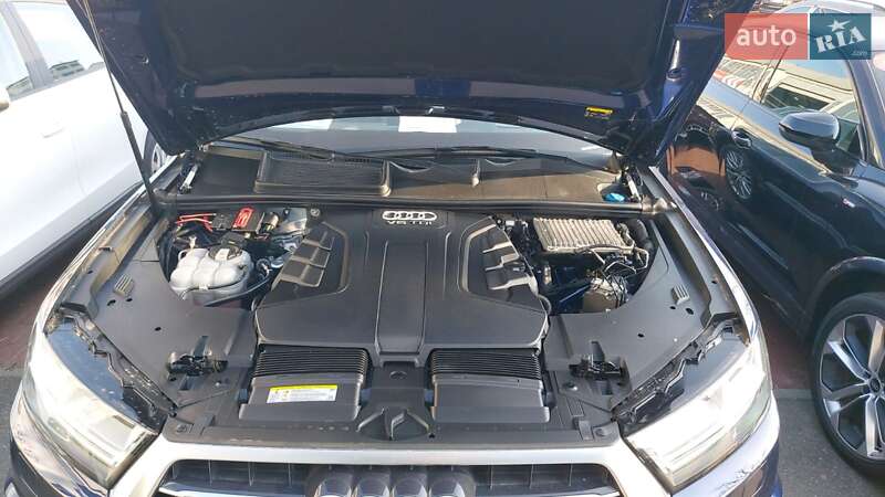 Позашляховик / Кросовер Audi Q7 2018 в Мукачевому