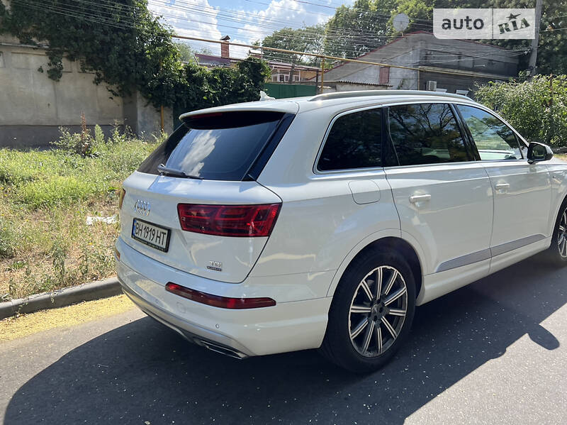 Позашляховик / Кросовер Audi Q7 2017 в Одесі