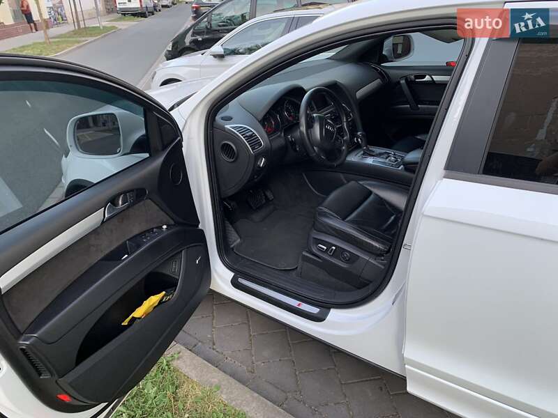 Позашляховик / Кросовер Audi Q7 2009 в Тячеві