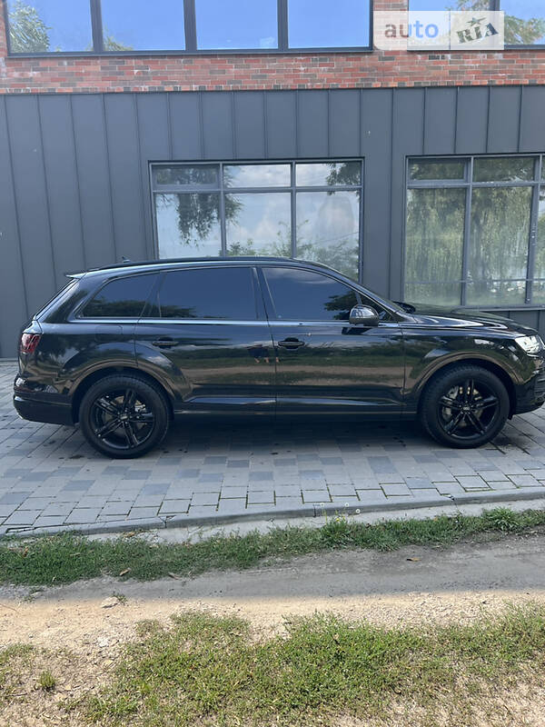 Позашляховик / Кросовер Audi Q7 2016 в Запоріжжі