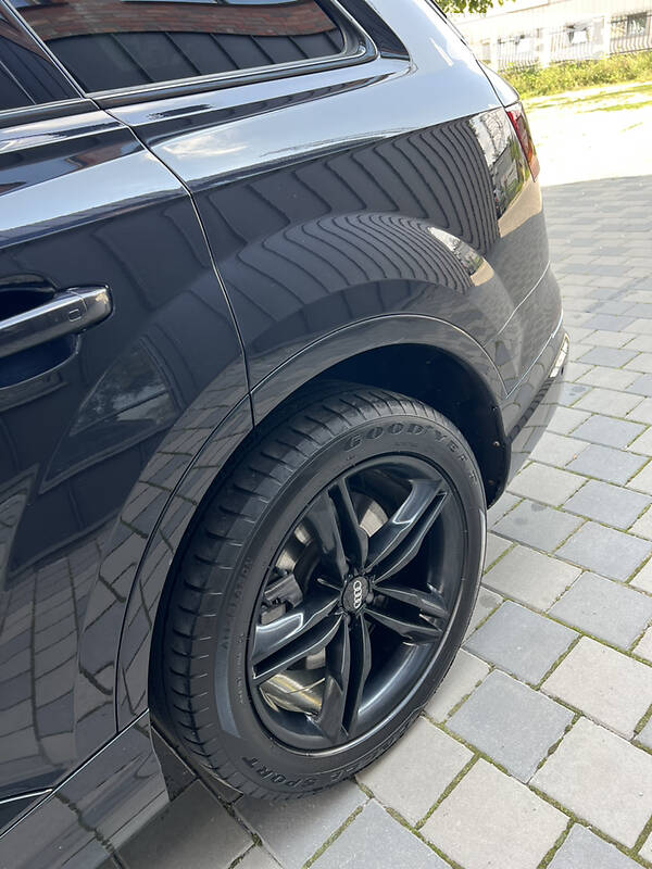 Позашляховик / Кросовер Audi Q7 2016 в Запоріжжі