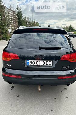 Позашляховик / Кросовер Audi Q7 2007 в 