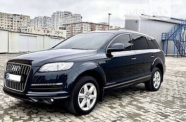 Позашляховик / Кросовер Audi Q7 2011 в Окнах