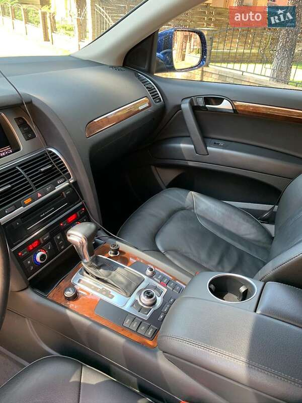 Позашляховик / Кросовер Audi Q7 2015 в Дніпрі