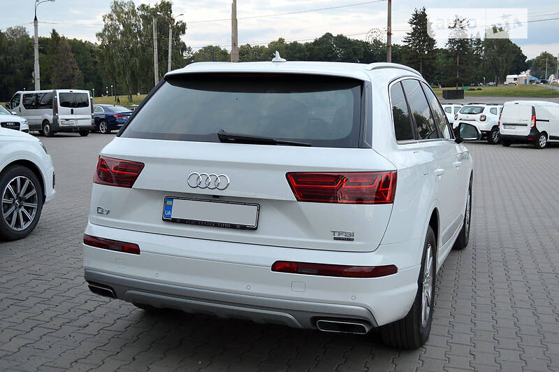 Внедорожник / Кроссовер Audi Q7 2017 в Хмельницком