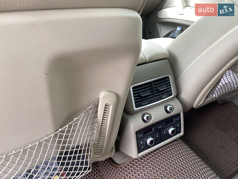 Позашляховик / Кросовер Audi Q7 2013 в Києві