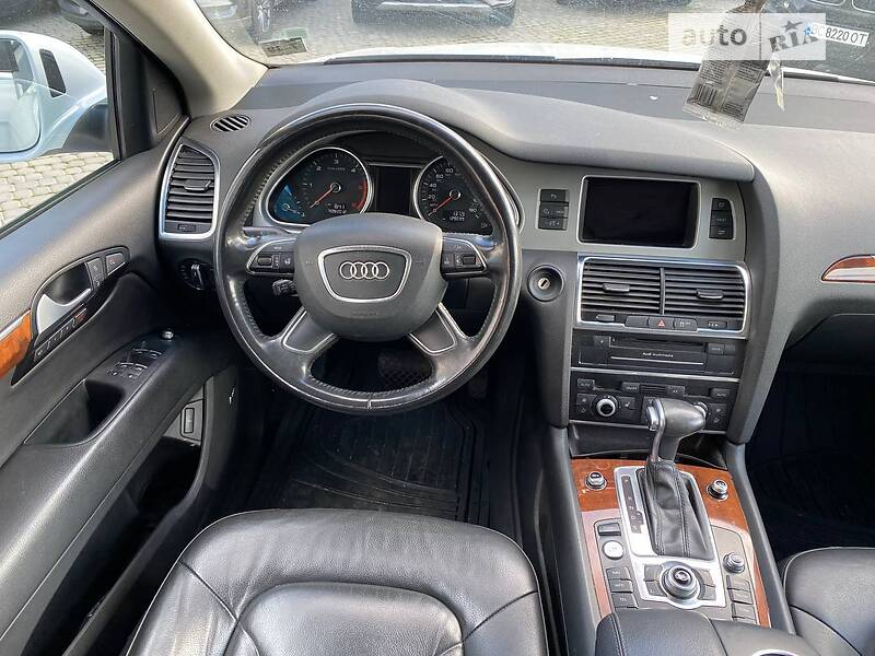Позашляховик / Кросовер Audi Q7 2013 в Львові