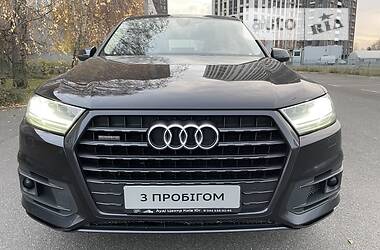 Внедорожник / Кроссовер Audi Q7 2016 в 