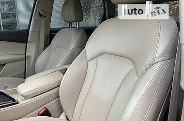 Внедорожник / Кроссовер Audi Q7 2016 в 