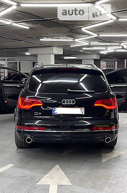 Внедорожник / Кроссовер Audi Q7 2010 в 