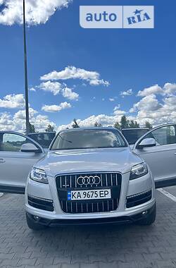 Позашляховик / Кросовер Audi Q7 2013 в Бучі