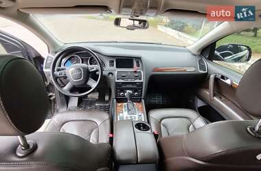 Внедорожник / Кроссовер Audi Q7 2010 в Барышевке