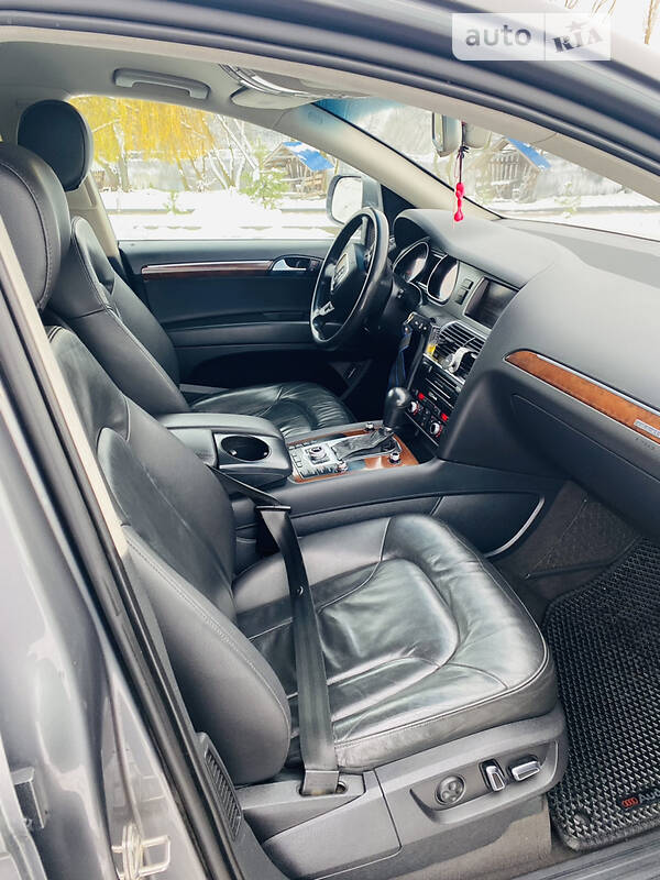 Позашляховик / Кросовер Audi Q7 2010 в Городку