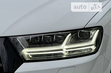 Внедорожник / Кроссовер Audi Q7 2016 в 