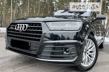 Внедорожник / Кроссовер Audi Q7 2017 в 
