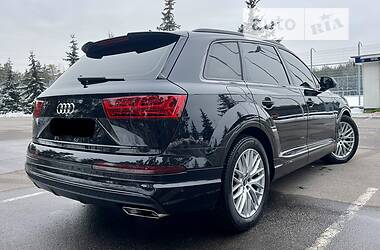 Внедорожник / Кроссовер Audi Q7 2017 в 