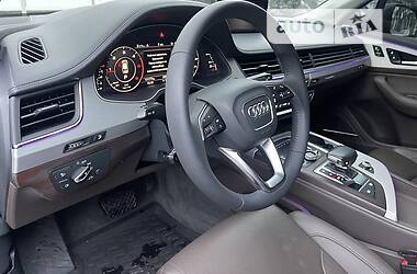 Внедорожник / Кроссовер Audi Q7 2017 в 