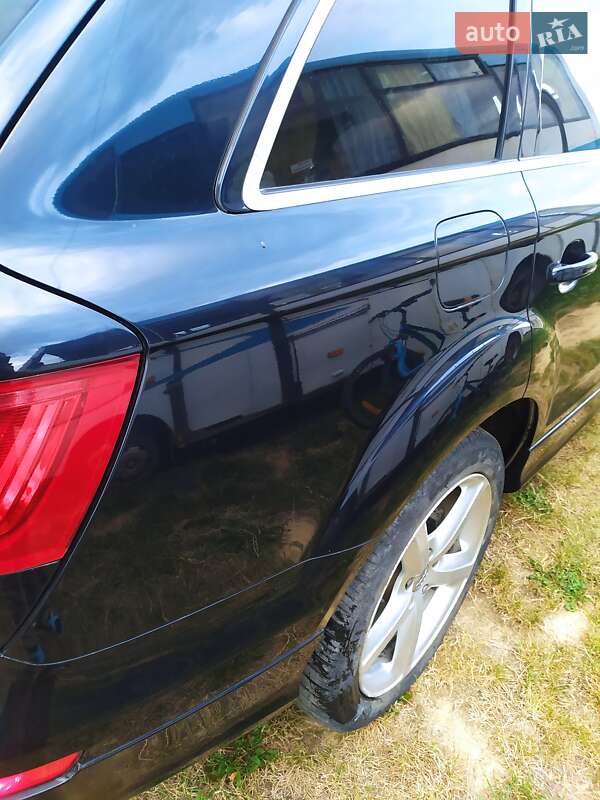 Позашляховик / Кросовер Audi Q7 2011 в Косові