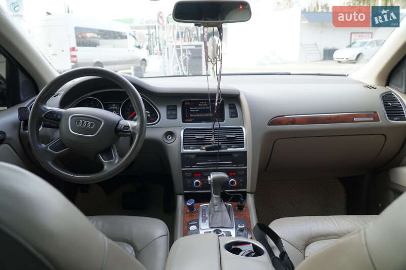 Позашляховик / Кросовер Audi Q7 2014 в Чернівцях