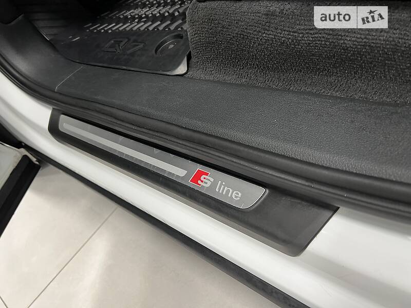Внедорожник / Кроссовер Audi Q7 2015 в Тернополе