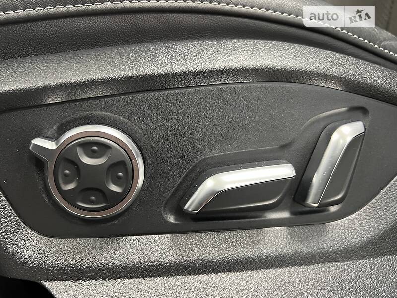 Внедорожник / Кроссовер Audi Q7 2015 в Тернополе