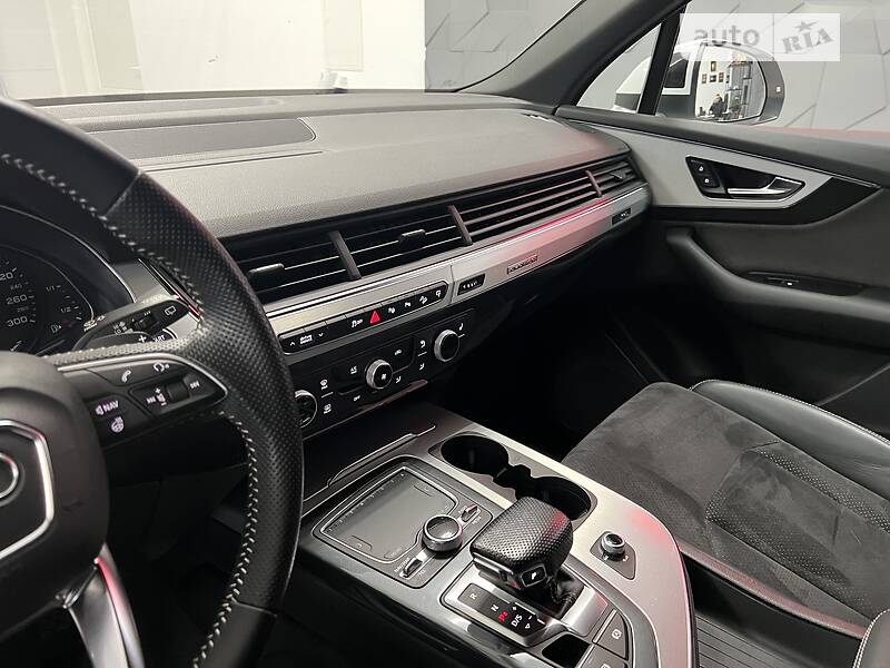Внедорожник / Кроссовер Audi Q7 2015 в Тернополе
