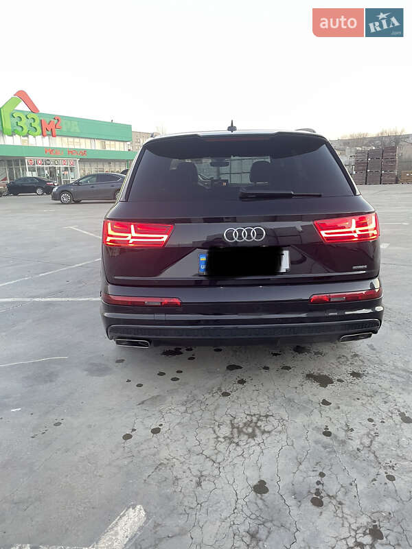 Позашляховик / Кросовер Audi Q7 2018 в Миколаєві