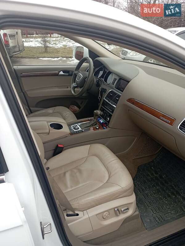 Внедорожник / Кроссовер Audi Q7 2014 в Чернигове