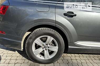 Внедорожник / Кроссовер Audi Q7 2016 в 